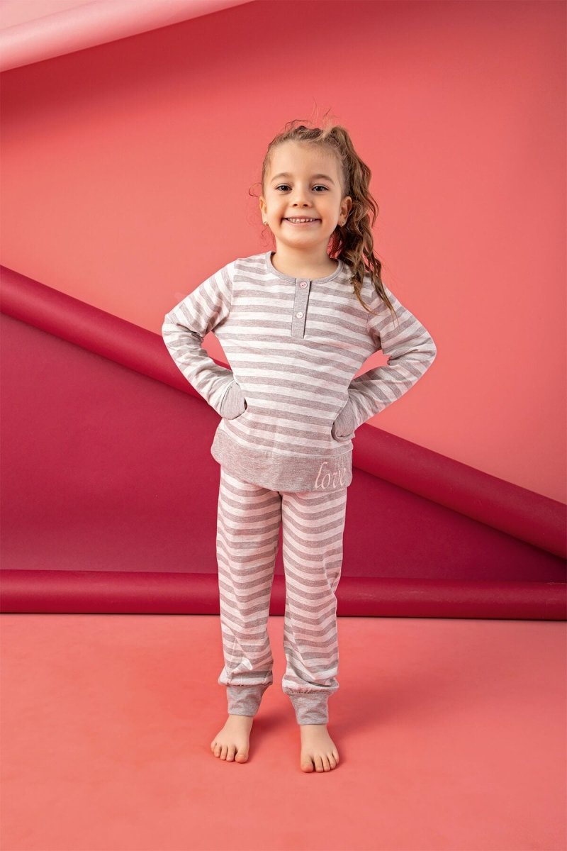 פיג'מה לילדות חום פסים מפתח עגול עם כפתורים 95% כותנה 5% אלסטן ן Morena