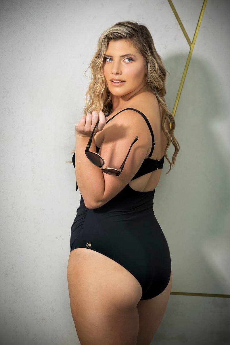 בגד ים שלם פלאס סטפרלס מחטב רומא שחור ן Morena